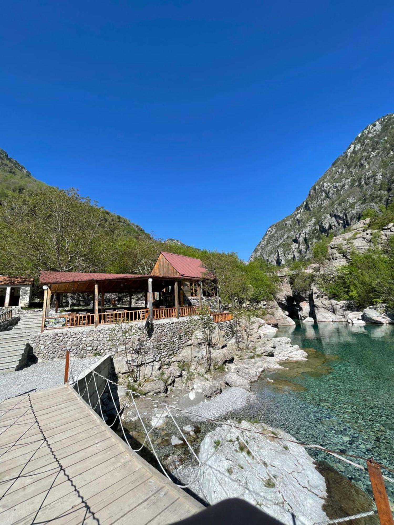 Xhovani Zelna Nderlysaj Exterior photo
